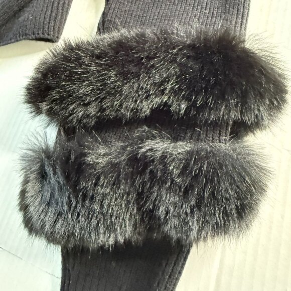 Saks Fifth Avenue Black Faux Fur Cuff Turtleneck Sweater Size XL Glam Mobwife - Picture 8 of 9